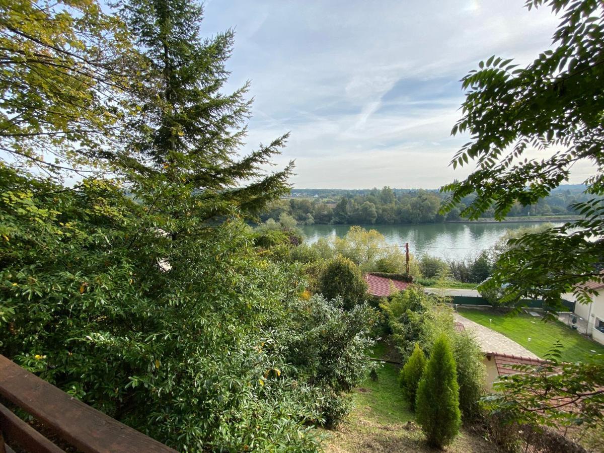 Вілла Chalet En Bord De Seine Le Coudray-Montceaux Екстер'єр фото